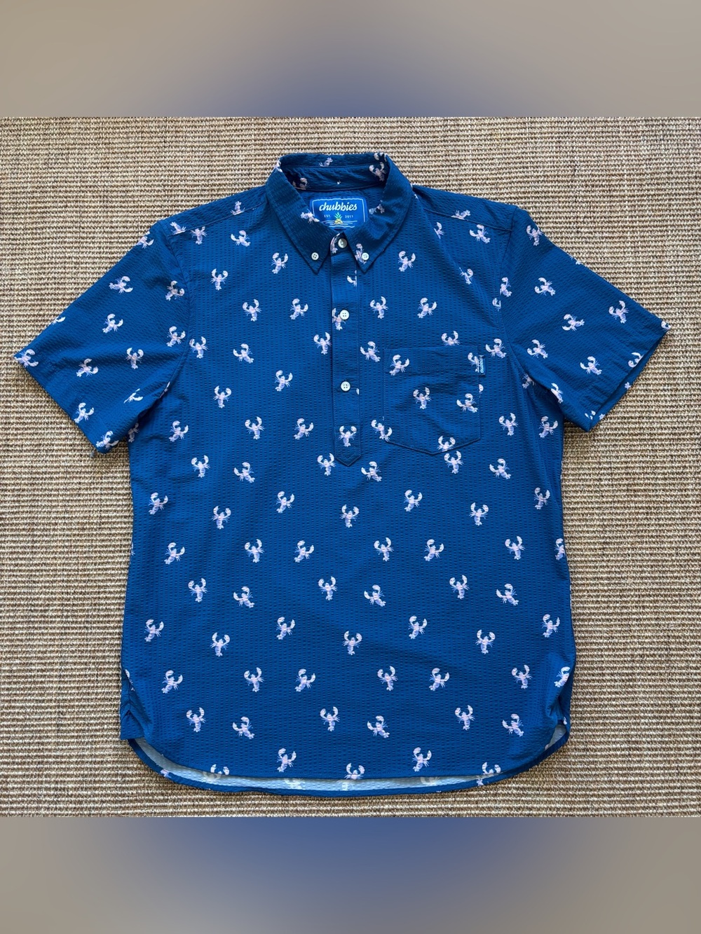 Chubbies Blue Lobster Print Seersucker 1/4 Button Short Sleeve Shirt Size M EUC